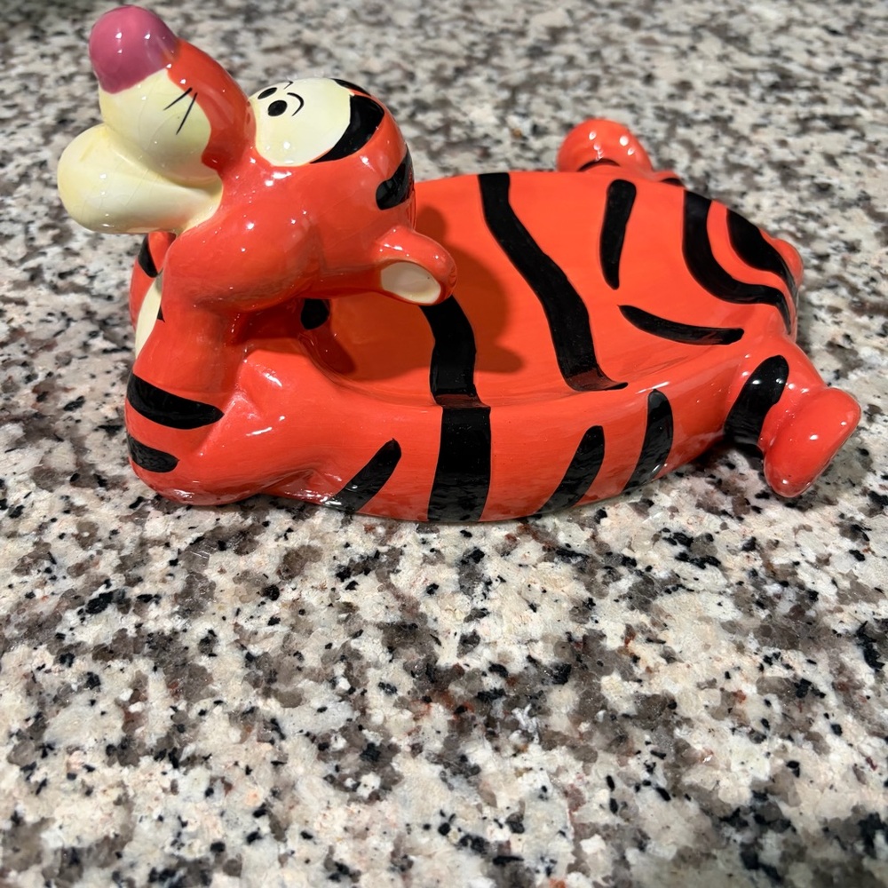 VINTAGE DISNEY TIGGER CERAMIC SOAP DISH - Picture 5 of 14